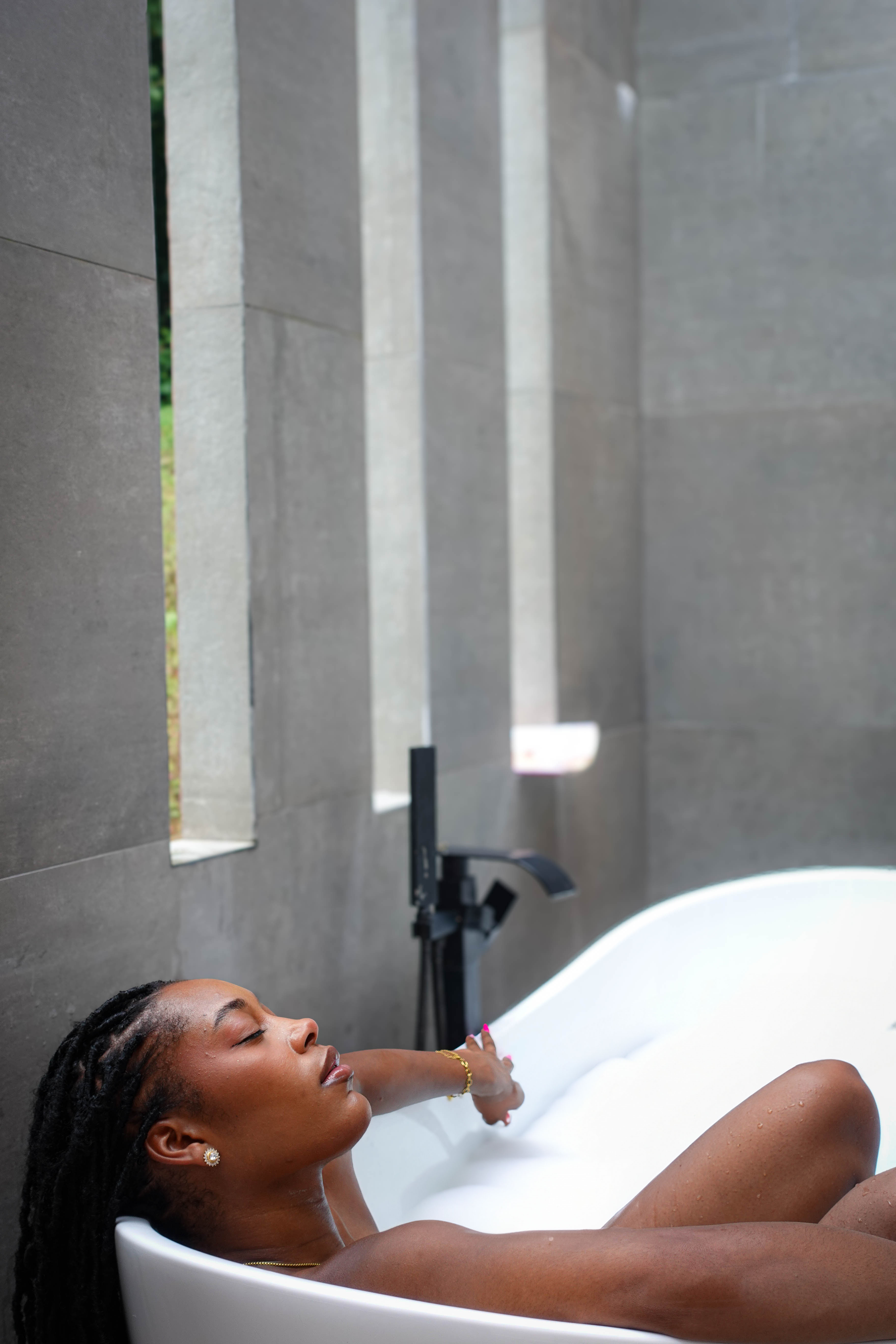 This Costa Rican bath editorial captures tropical light, natural skin texture, and luxury resort energy. Shot during golden hour, this series highlights soft glow editing and high-end campaign aesthetics.
